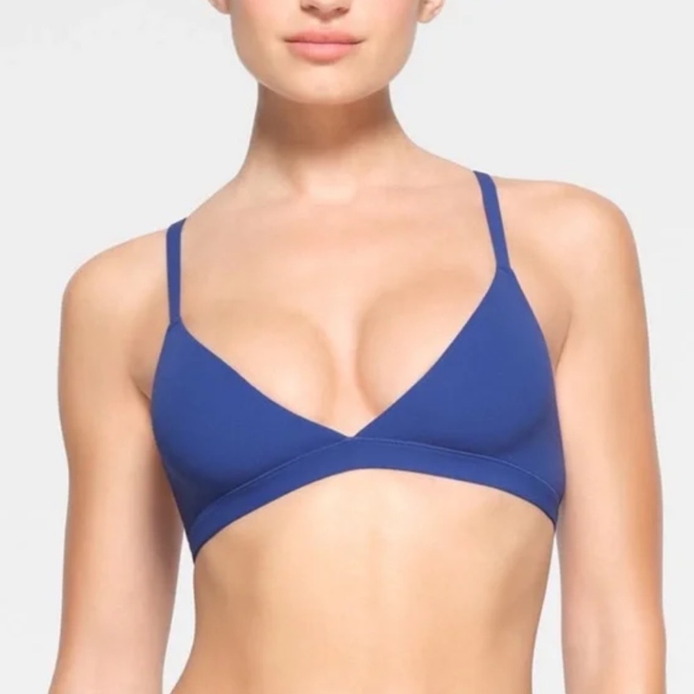 SKIMS *NWT FITS EVERYBODY TRIANGLE BRALETTE |COLOR: SAPPHIRE